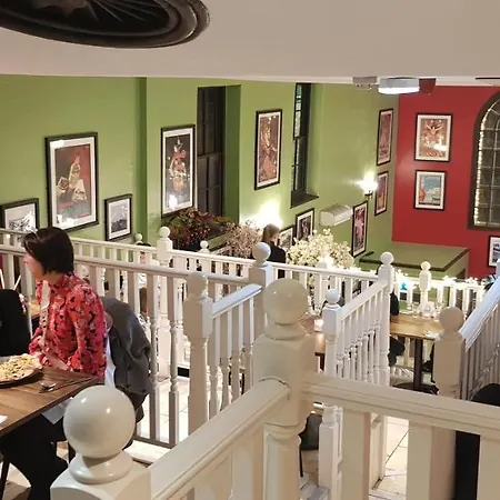 Silverwood Apartment, ويتبي