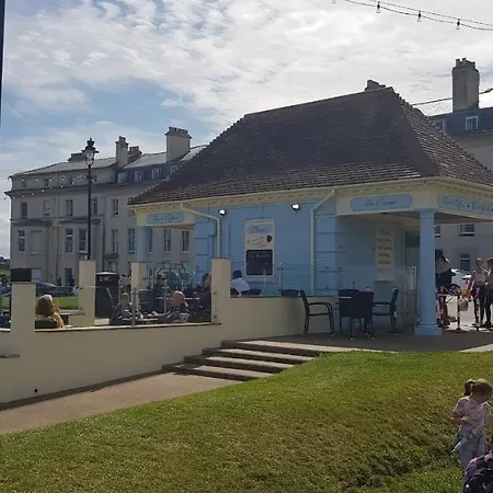 Silverwood Apartment, 公寓 *