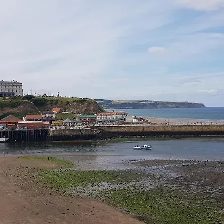 Silverwood Apartment, 公寓 *