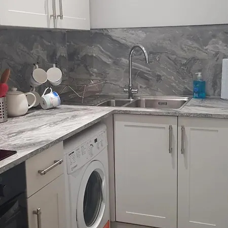 Silverwood Apartment, Apartman